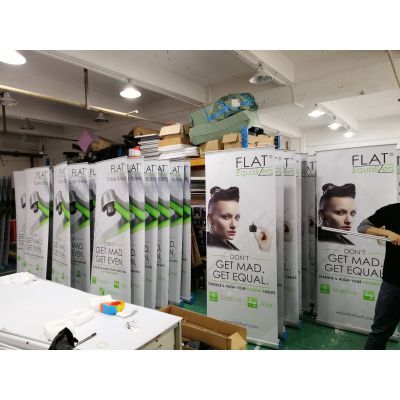 專業定制，品質呈現 深圳戶外噴繪寫真廣告與PVC易拉寶展架海報制作指南